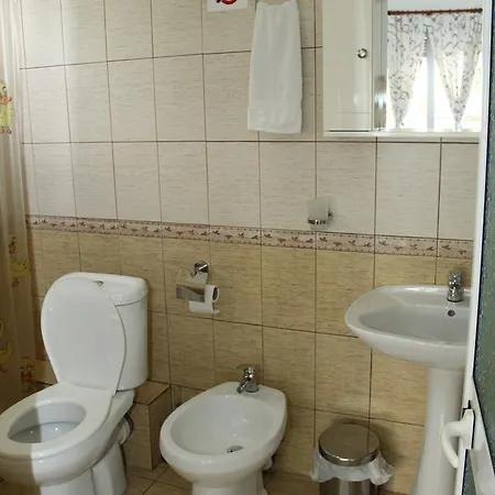 意大利酒店 3* 地拉那