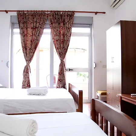 Italia Hotell 3*
