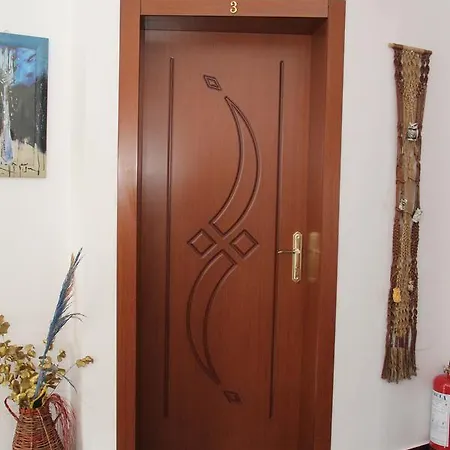 Italia Otel 3*